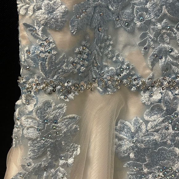 Baby blue junipers graduation dress - Picture 3 of 7